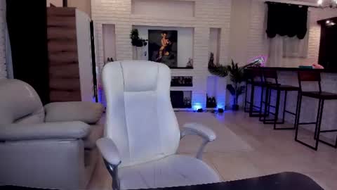 Snapshot of mariemlui chatting on 06.25.26 mariemlui online show from 06.25.26
