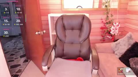 Snapshot of marien_thomson_ chatting on 02.24.26 Marien online show from 02.24.26