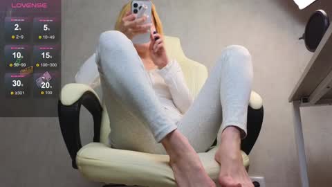Snapshot of marietta__castro chatting on 12.10.24 Marietta online show from 12.10.24