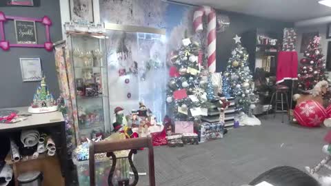 Snapshot of mariewaters chatting on 12.16.24 Marie Ann Waters online show from 12.16.24