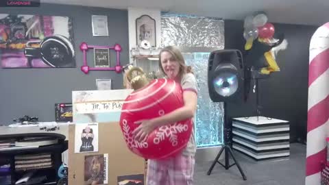 Snapshot of mariewaters chatting on 12.28.24 Marie Ann Waters online show from 12.28.24