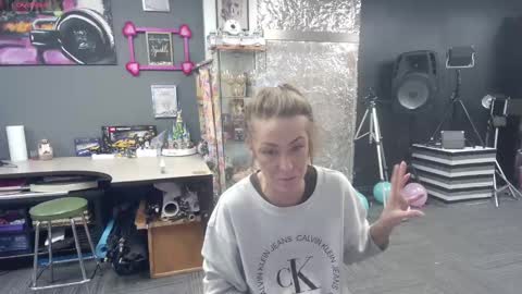 Snapshot of mariewaters chatting on 01.02.25 Marie Ann Waters online show from 01.02.25