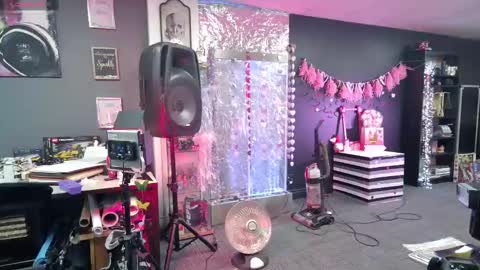 Snapshot of mariewaters chatting on 01.06.25 Marie Ann Waters online show from 01.06.25