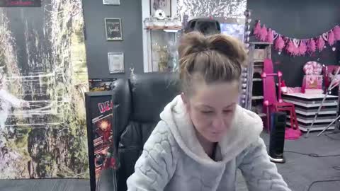 Snapshot of mariewaters chatting on 01.08.25 Marie Ann Waters online show from 01.08.25