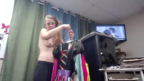 Snapshot of mariewaters chatting on 01.19.25 Marie Ann Waters online show from 01.19.25