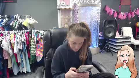 Snapshot of mariewaters chatting on 01.29.25 Marie Ann Waters online show from 01.29.25