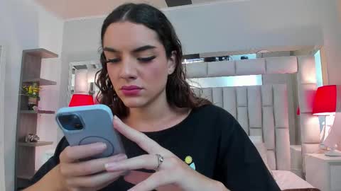 mariiahneedles online show from 11.04.25