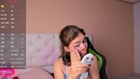 Snapshot of mariie_tayy chatting on 12.20.24 mariie_tayy online show from 12.20.24