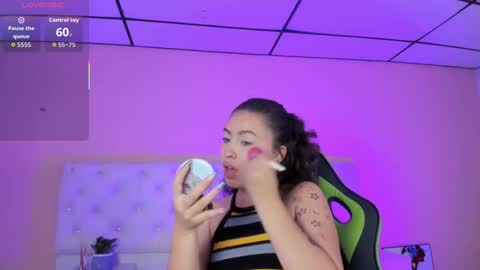 Snapshot of mariie_tayy chatting on 10.08.25 mariie_tayy online show from 10.08.25
