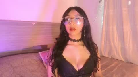 Snapshot of marijaneh chatting on 06.27.26 Luna Dulk online show from 06.27.26