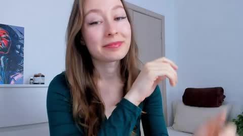 Snapshot of marilinal chatting on 04.21.26 Marilina online show from 04.21.26
