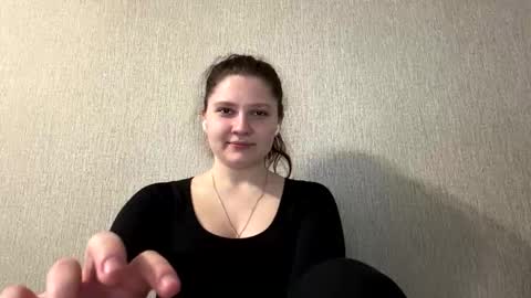 Snapshot of mariluarreola chatting on 03.23.26 Emmie online show from 03.23.26