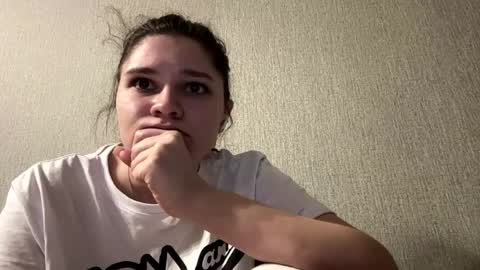 Snapshot of mariluarreola chatting on 04.12.26 Emmie online show from 04.12.26