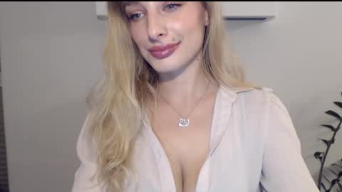 Snapshot of marilyndevilish chatting on 12.10.24 MarilynDevilish online show from 12.10.24