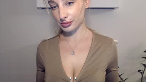 Snapshot of marilyndevilish chatting on 12.13.24 MarilynDevilish online show from 12.13.24