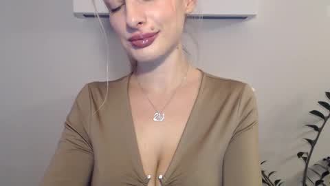 Snapshot of marilyndevilish chatting on 12.13.24 MarilynDevilish online show from 12.13.24