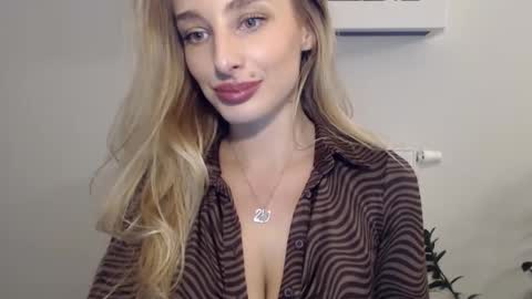 Snapshot of marilyndevilish chatting on 12.19.24 MarilynDevilish online show from 12.19.24