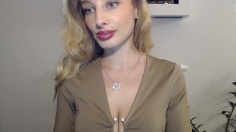 Snapshot of marilyndevilish chatting on 01.13.25 MarilynDevilish online show from 01.13.25