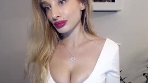 Snapshot of marilyndevilish chatting on 01.17.25 MarilynDevilish online show from 01.17.25