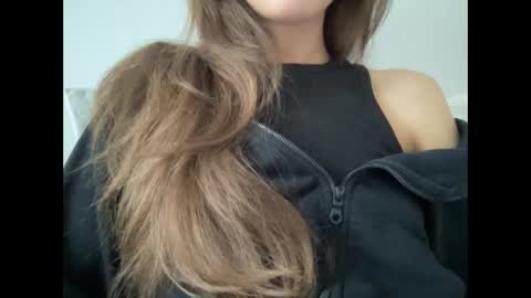 Snapshot of marinalovenow chatting on 09.16.25 Marina online show from 09.16.25