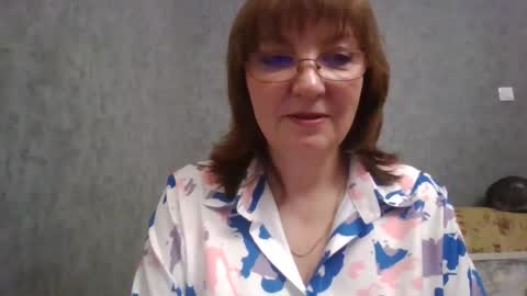 Snapshot of marinamrs chatting on 10.05.25 marinamrs online show from 10.05.25