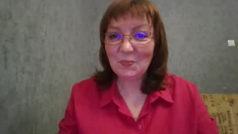 Snapshot of marinamrs chatting on 10.17.25 marinamrs online show from 10.17.25