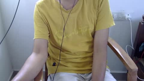 Snapshot of marinavine chatting on 04.14.26 The SHY UncutBoy online show from 04.14.26