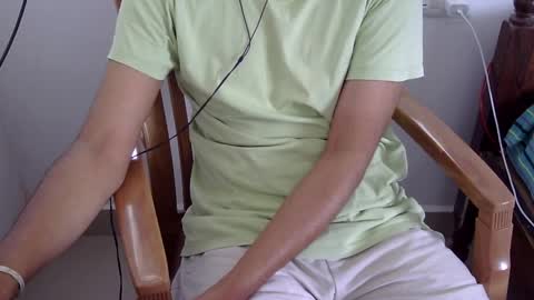 Snapshot of marinavine chatting on 05.01.26 The SHY UncutBoy online show from 05.01.26