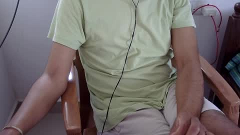 Snapshot of marinavine chatting on 05.02.26 The SHY UncutBoy online show from 05.02.26