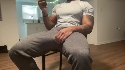 Snapshot of marineguyk19 chatting on 12.16.25 Z online show from 12.16.25