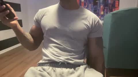 Snapshot of marineguyk19 chatting on 01.06.26 Z online show from 01.06.26