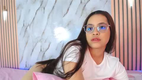 Snapshot of marinella16 chatting on 11.24.25 Marinella16 online show from 11.24.25