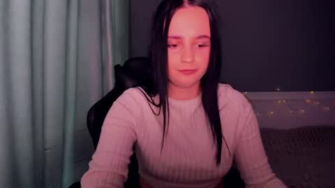 Snapshot of marisasue chatting on 03.04.25 MarisaSue online show from 03.04.25