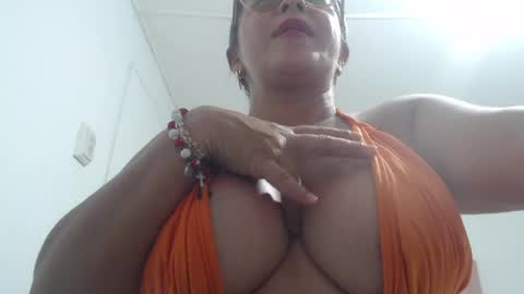 Snapshot of mariska_69 chatting on 05.24.26 mariska_69 online show from 05.24.26