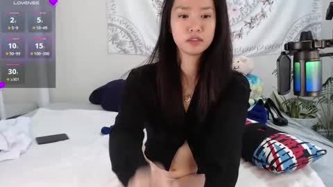 Snapshot of marissapeach chatting on 12.17.24 MarissaPeach online show from 12.17.24