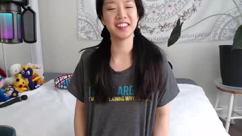 Snapshot of marissapeach chatting on 03.09.25 MarissaPeach online show from 03.09.25