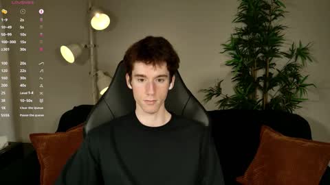 Snapshot of mark327645 chatting on 11.08.25 Mark online show from 11.08.25