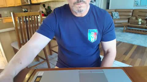 Mark online show from 03.10.25