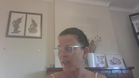 mark_and_lola online show from 12.04.25