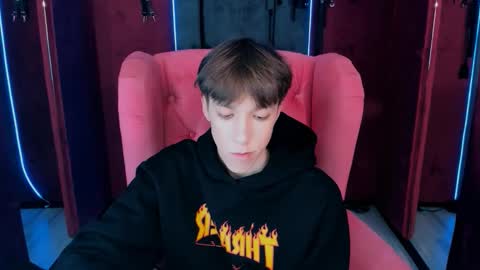 Mark online show from 11.07.25