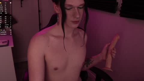 Mark online show from 02.08.25