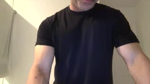 Snapshot of markk702 chatting on 10.04.25 markk702 online show from 10.04.25