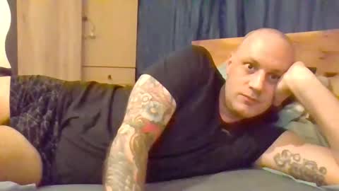 Snapshot of markus_7 chatting on 10.15.25 markus_7 online show from 10.15.25