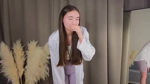 Snapshot of marlinhogains chatting on 11.13.25 Eva online show from 11.13.25