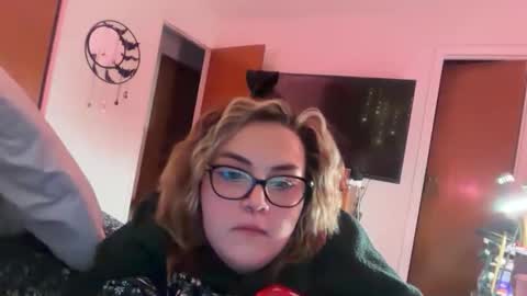 maroon_moon online show from 11.23.25