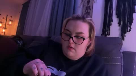 maroon_moon online show from 11.27.25