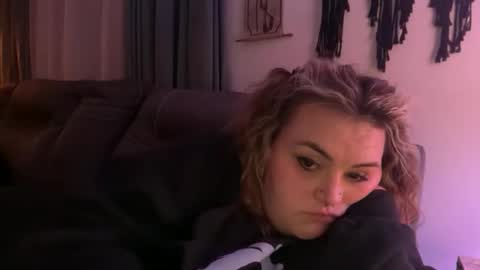 maroon_moon online show from 12.14.25