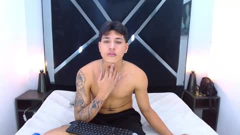 Snapshot of marquino_ chatting on 12.22.25 Marquinoo online show from 12.22.25