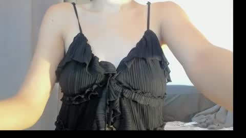 Snapshot of marryloveen chatting on 09.30.25 marryloveen online show from 09.30.25