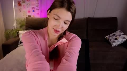 Snapshot of marshmelany chatting on 10.19.25 marshmelany online show from 10.19.25